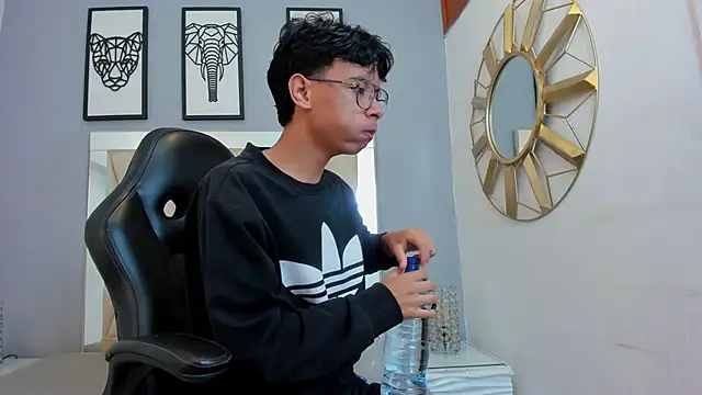 adams bobby online show from March 15, 11:06 am