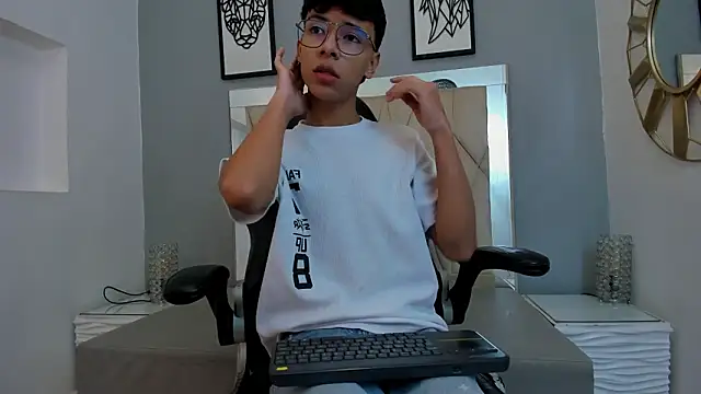 adams bobby online show from March 4, 11:07 am