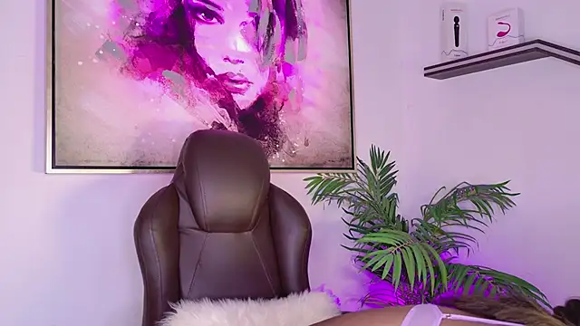 Snapshot of loana_vegas chatting on November 27, 5:13 pm loana vegas online show from November 27, 5:13 pm