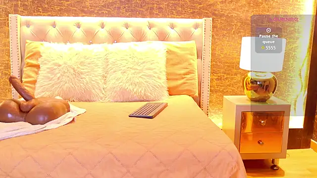loana vegas online show from May 22, 4:05 pm