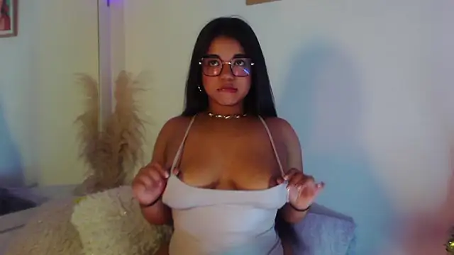 Snapshot of Zafiro_Evans chatting on November 12, 6:56 pm Zafiro Evans online show from November 12, 6:56 pm