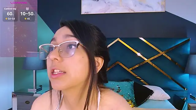 Snapshot of LexyBlaze_ chatting on May 13, 11:28 am LexyBlaze online show from May 13, 11:28 am