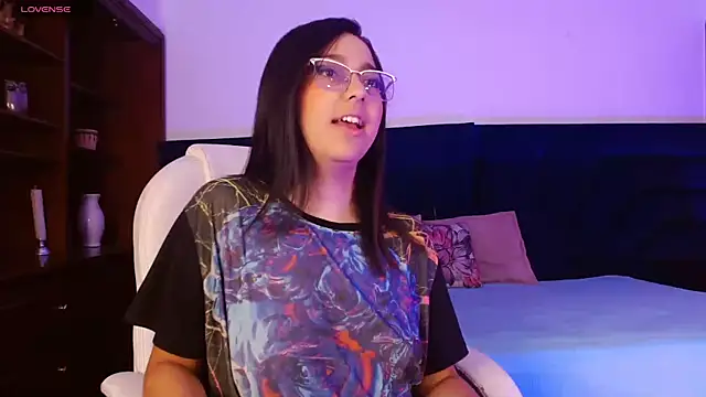 Snapshot of LexyBlaze_ chatting on June 2, 11:21 am LexyBlaze online show from June 2, 11:21 am
