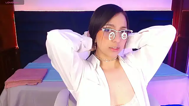 Snapshot of LexyBlaze_ chatting on June 14, 11:33 am LexyBlaze online show from June 14, 11:33 am