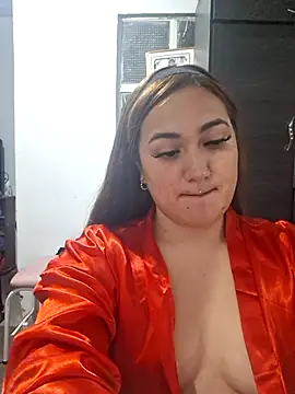 Snapshot of valilu_rosse27 chatting on February 4, 11:44 pm valilu rosse27 online show from February 4, 11:44 pm