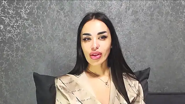 velvetveyraX online show from April 16, 1:23 pm