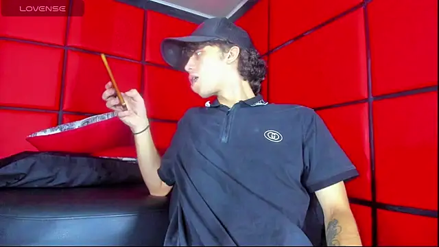 Snapshot of Khalid16_ chatting on October 29, 2:16 pm Khalid16  online show from October 29, 2:16 pm