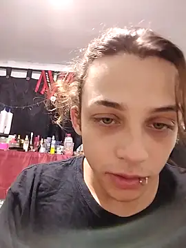 Khalid16  online show from April 11, 7:45 am