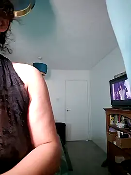 Snapshot of BubblesLovexox chatting on November 18, 10:40 am BubblesLovexox online show from November 18, 10:40 am