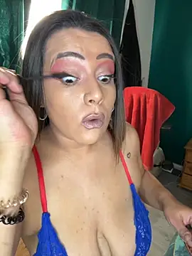 Snapshot of BubblesLovexox chatting on December 3, 2:16 pm BubblesLovexox online show from December 3, 2:16 pm