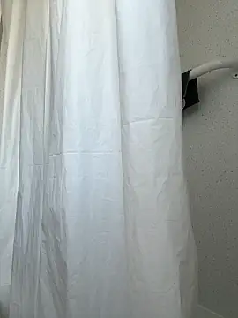 BubblesLovexox online show from March 5, 1:30 pm