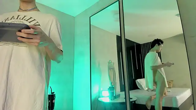 Val Guerra online show from November 6, 5:22 am