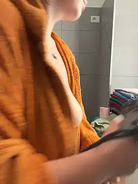 Kimmeow online show from May 14, 4:15 pm