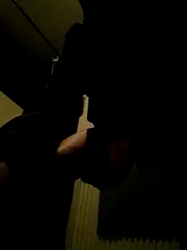 Snapshot of MannenKut chatting on November 8, 10:57 pm MannenKut online show from November 8, 10:57 pm