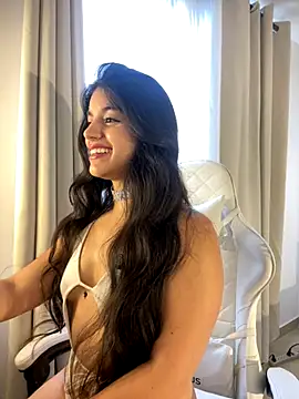 Snapshot of Amel_Rose chatting on December 15, 12:33 pm Amel Rose online show from December 15, 12:33 pm