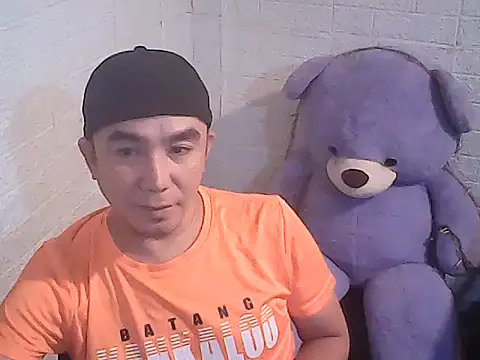 Snapshot of yourasiandesire69 chatting on November 13, 9:35 am yourasiandesire69 online show from November 13, 9:35 am