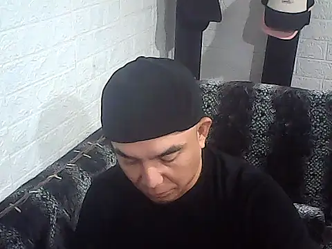 Snapshot of yourasiandesire69 chatting on December 5, 2:54 am yourasiandesire69 online show from December 5, 2:54 am