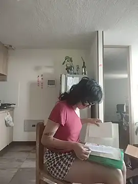 Neciaa online show from April 14, 10:15 pm