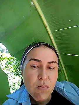 Snapshot of adria0011 chatting on October 24, 5:45 pm adria0011 online show from October 24, 5:45 pm