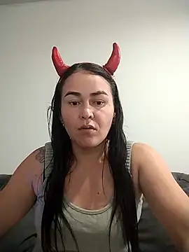 Snapshot of adria0011 chatting on November 4, 1:04 pm adria0011 online show from November 4, 1:04 pm