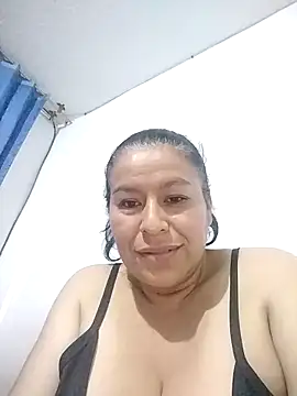 Snapshot of Mara_Rousee_ chatting on October 31, 12:29 am Mara Rousee online show from October 31, 12:29 am