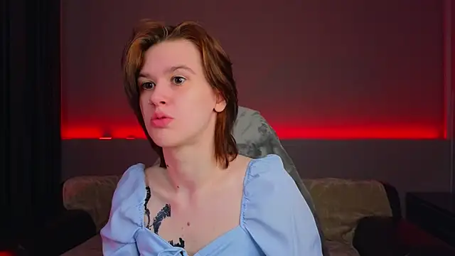 LoraPuffs online show from May 21, 2:25 pm