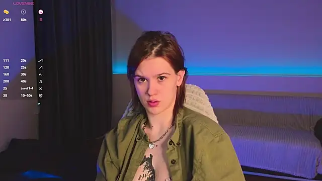 LoraPuffs online show from June 23, 4:38 pm