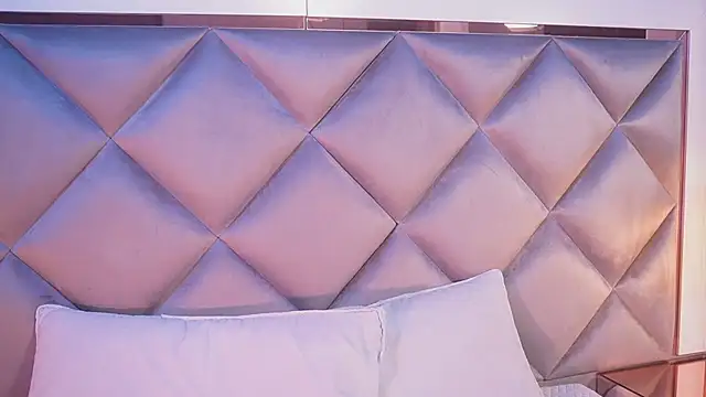  giggy 2 online show from April 9, 11:38 am