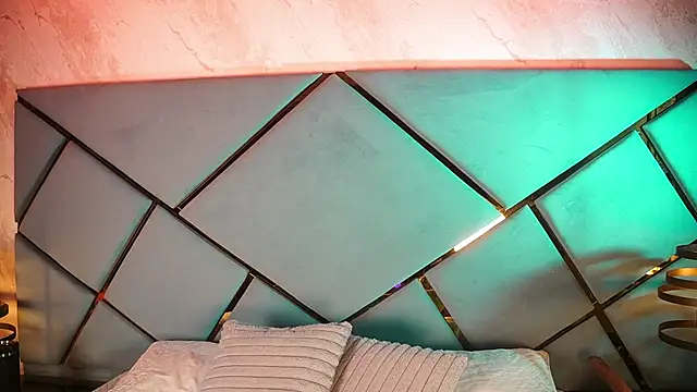 Snapshot of _giggy_2 chatting on December 3, 11:42 am giggy 2 online show from December 3, 11:42 am