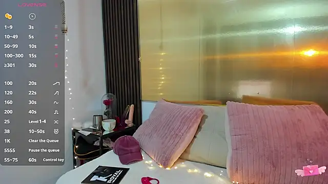 LunaaMorena online show from November 18, 1:03 pm