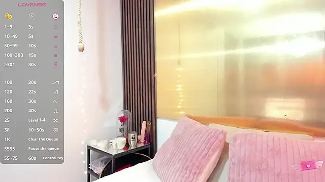 LunaaMorena online show from November 22, 1:32 pm