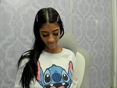 Snapshot of milkybaby_ chatting on November 7, 11:37 am milkybaby online show from November 7, 11:37 am