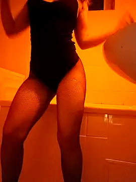 Snapshot of Angelical8 chatting on November 8, 3:21 am Angelical8 online show from November 8, 3:21 am