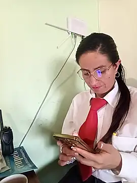 Snapshot of Valentina--1 chatting on November 12, 11:58 am Valentina--1 online show from November 12, 11:58 am