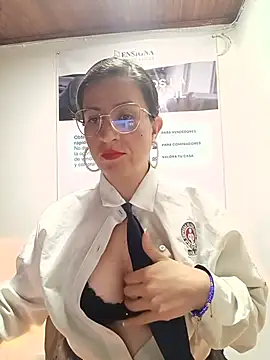 Snapshot of Valentina--1 chatting on June 17, 10:14 am Valentina--1 online show from June 17, 10:14 am