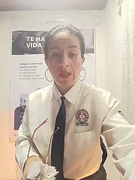 Snapshot of Valentina--1 chatting on June 8, 10:05 am Valentina--1 online show from June 8, 10:05 am