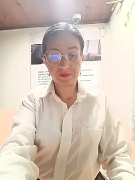 Snapshot of Valentina--1 chatting on June 29, 10:11 am Valentina--1 online show from June 29, 10:11 am