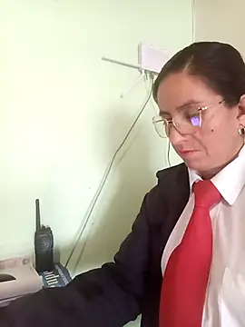 Snapshot of Valentina--1 chatting on November 10, 11:59 am Valentina--1 online show from November 10, 11:59 am