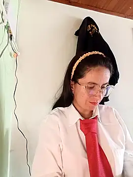 Snapshot of Valentina--1 chatting on October 27, 3:35 pm Valentina--1 online show from October 27, 3:35 pm