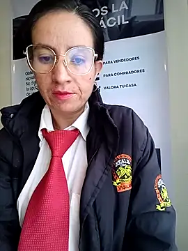 Snapshot of Valentina--1 chatting on December 3, 12:04 pm Valentina--1 online show from December 3, 12:04 pm