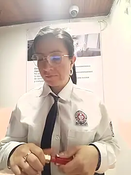 Snapshot of Valentina--1 chatting on July 6, 10:44 am Valentina--1 online show from July 6, 10:44 am