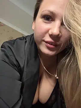 Snapshot of SexyFray_85D chatting on October 27, 3:46 pm SexyFray 85D online show from October 27, 3:46 pm