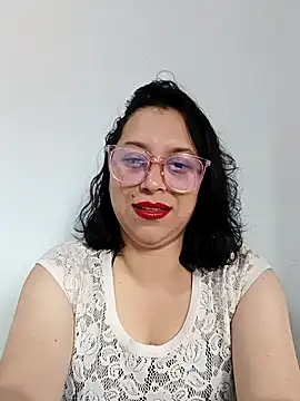 Snapshot of Caroline-17 chatting on November 27, 6:08 pm Caroline-17 online show from November 27, 6:08 pm