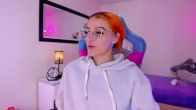 Snapshot of celeste_blazze_ chatting on February 16, 4:27 pm celeste blazze online show from February 16, 4:27 pm