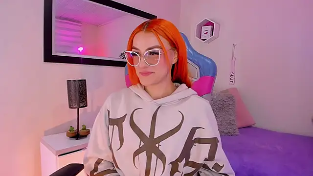 Snapshot of celeste_blazze_ chatting on January 6, 5:17 pm celeste blazze online show from January 6, 5:17 pm