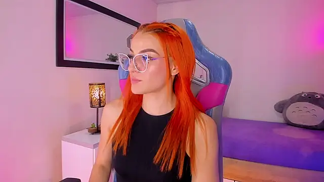 Snapshot of celeste_blazze_ chatting on January 8, 4:24 pm celeste blazze online show from January 8, 4:24 pm