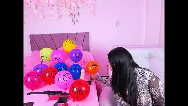 victoriagot  online show from December 3, 5:19 am