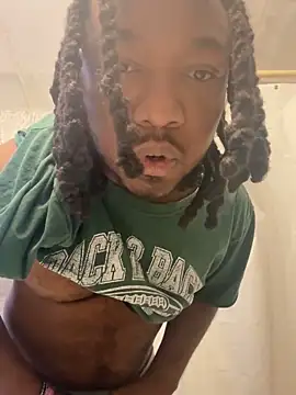 Snapshot of therealredx chatting on October 25, 2:39 pm therealredx online show from October 25, 2:39 pm