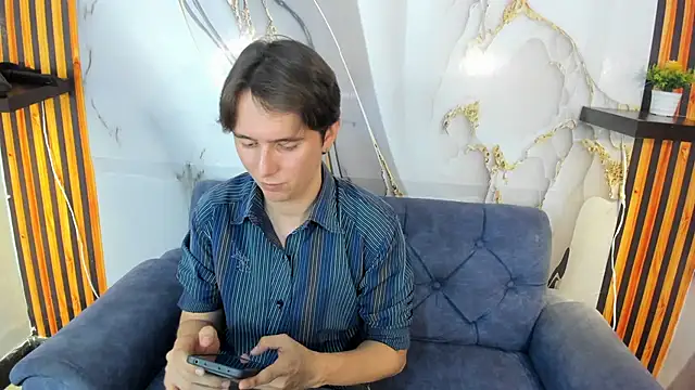 Snapshot of Aaron_LatinMen chatting on October 24, 6:40 pm Aaron LatinMen online show from October 24, 6:40 pm