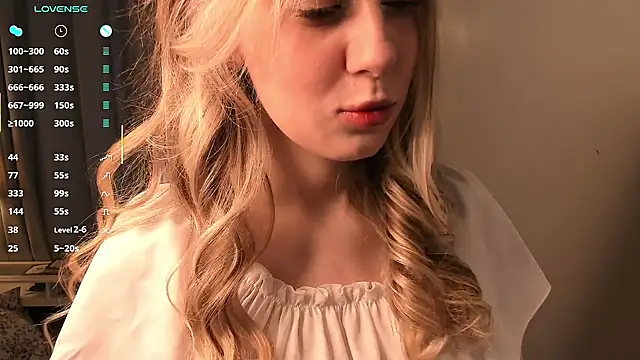 TessaStruble online show from December 23, 9:08 am